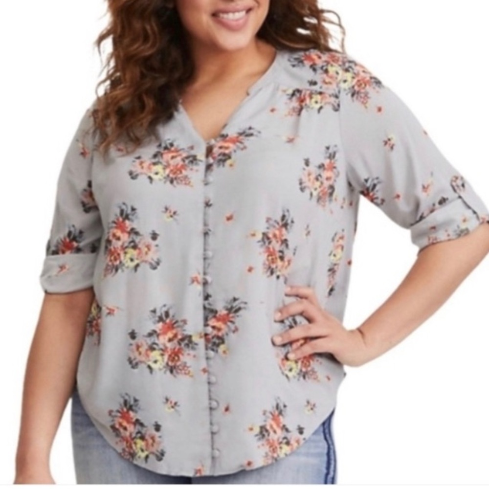 Torrid Gray Floral Challis Button
Front Roll Tab Sleeve Women’s Shirt; size L